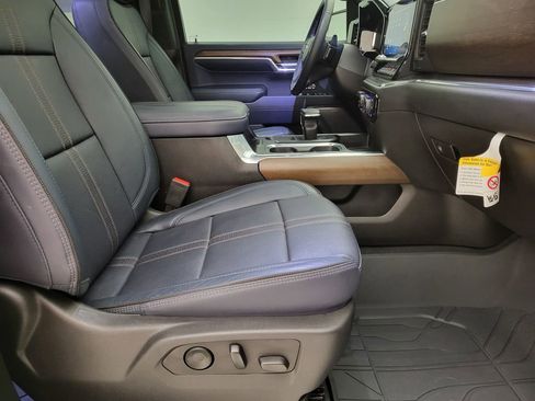 Certified 2024 Chevrolet Silverado 1500 High Country w/ High Country Premium Package image 17