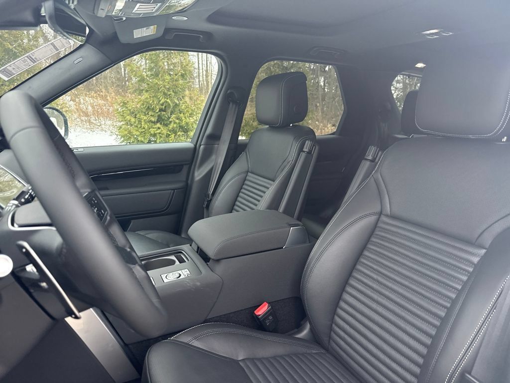 New 2026 Land Rover Discovery S AWD/4WD image 11