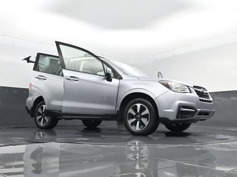 Used 2018 Subaru Forester 2.5i Premium AWD/4WD image 32