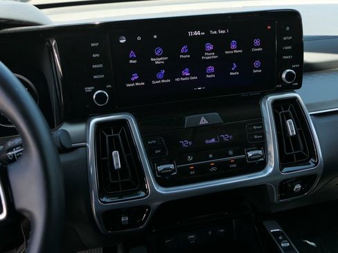 Used 2023 Kia Sorento SX FWD image 16