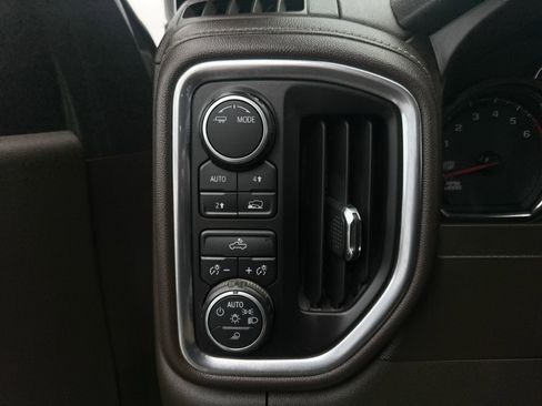 Used 2020 Chevrolet Silverado 1500 LT w/ Convenience Package image 25