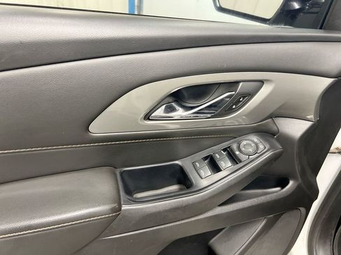 Used 2020 Chevrolet Traverse LS image 19