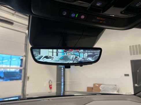 Used 2026 Cadillac Escalade V w/ LPO, ONYX Package image 25