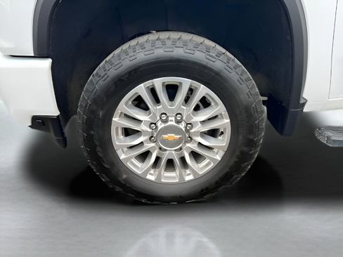 Used 2023 Chevrolet Silverado 2500 High Country w/ Z71 Off-Road Package AWD/4WD image 28
