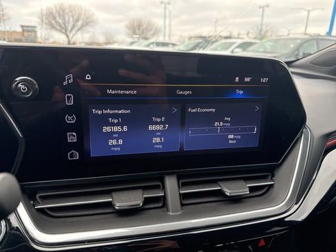 Used 2024 Chevrolet Trax RS w/ Sunroof Package image 29