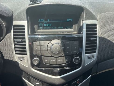 Used 2015 Chevrolet Cruze LT FWD image 11