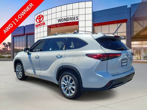 Used 2023 Toyota Highlander Limited AWD/4WD image 5