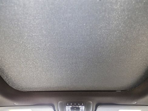 Used 2024 Mercedes-Benz GLB 250 image 18