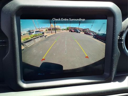 Used 2022 Jeep Wrangler Unlimited Sahara w/ Cold Weather Group image 22