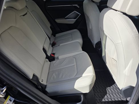 Used 2024 Audi Q3 2.0T Premium image 5