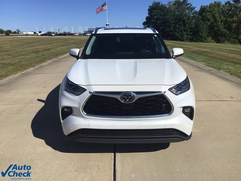 Used 2022 Toyota Highlander Limited image 2