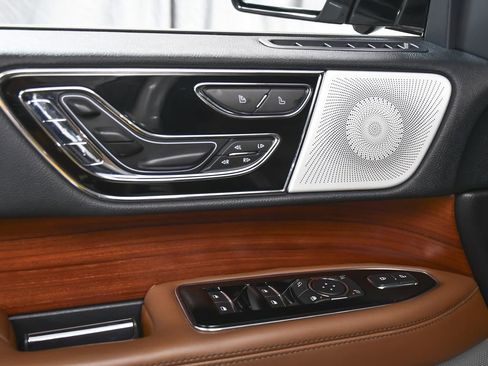 Used 2023 Lincoln Navigator Reserve image 8