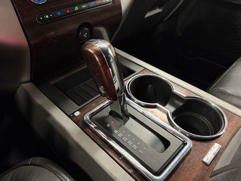 Used 2010 Ford Expedition Limited image 20