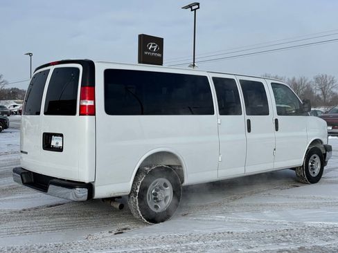 Used 2025 Chevrolet Express 3500 LT w/ LT Preferred Equipment Group image 7
