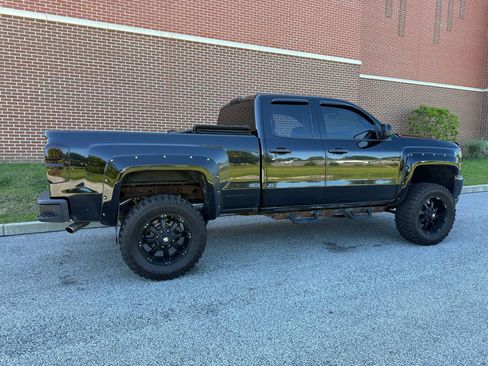 Used 2017 Chevrolet Silverado 1500 Custom w/ Custom Convenience Package AWD/4WD image 16