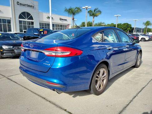 Used 2018 Ford Fusion SE FWD image 3
