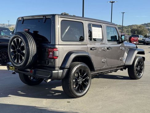 Certified 2025 Jeep Wrangler Sahara w/ Safety Group AWD/4WD image 5