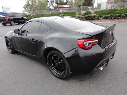 Used 2018 Toyota 86 image 9