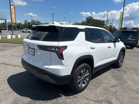 New 2026 Chevrolet Equinox LT w/ Convenience Package II image 3