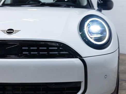 Certified 2025 MINI Cooper 2-Door Hardtop image 8