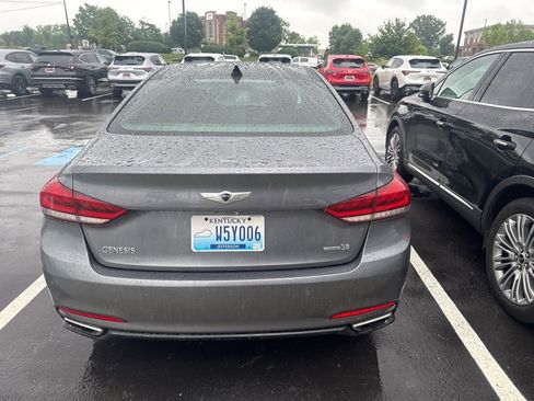 Used 2015 Hyundai Genesis 3.8 image 6