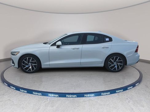 Used 2020 Volvo S60 T5 Momentum FWD image 9