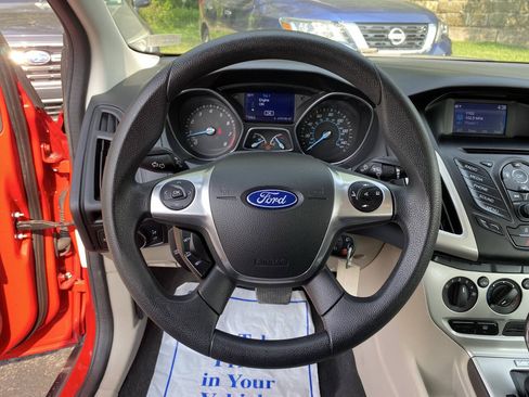 Used 2014 Ford Focus SE FWD image 14