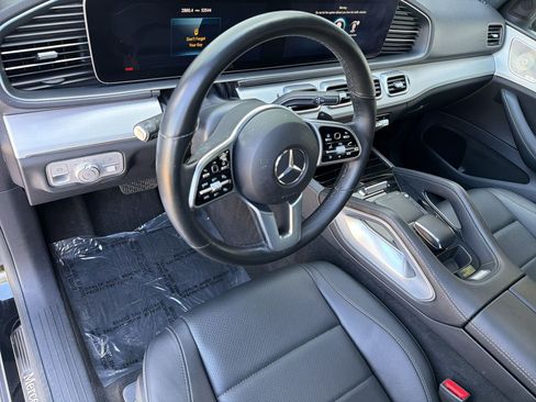 Used 2022 Mercedes-Benz GLE 350 4MATIC w/ Premium Package image 4