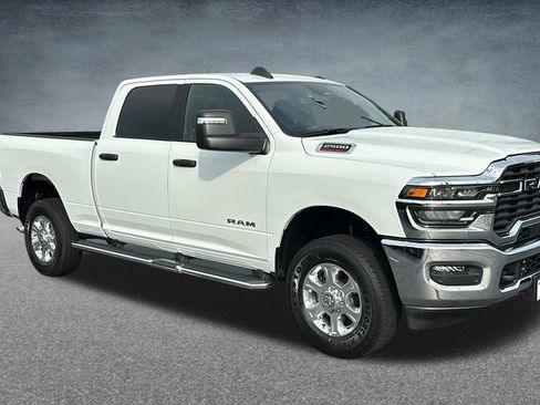 Used 2026 RAM 2500 Big Horn AWD/4WD image 2