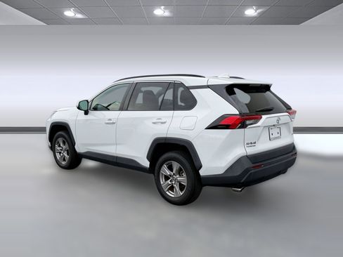 Used 2023 Toyota RAV4 XLE w/ Convenience Package FWD image 3