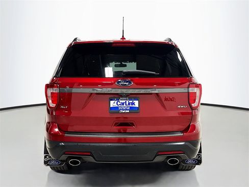 Used 2018 Ford Explorer XLT w/ Equipment Group 202A image 5