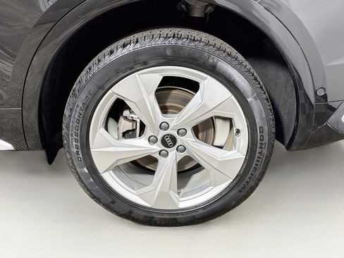 Used 2023 Audi Q5 2.0T Prestige w/ Prestige Package image 31