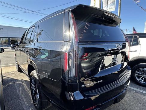 Used 2022 Cadillac Escalade Sport Platinum image 5