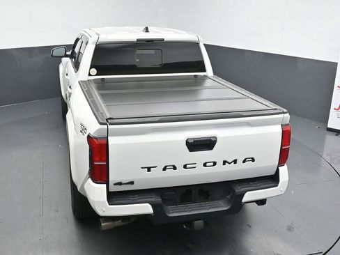 Used 2024 Toyota Tacoma TRD Sport AWD/4WD image 15
