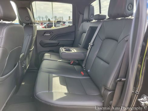 New 2026 Chevrolet Colorado LT w/ LT Convenience Package AWD/4WD image 9