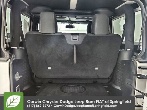 Used 2015 Jeep Wrangler Rubicon w/ Power Convenience Group image 30