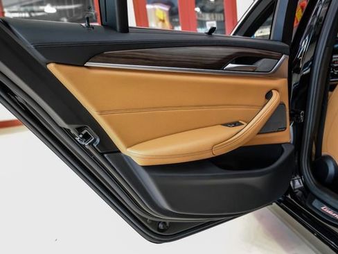 Used 2018 BMW 540i image 44