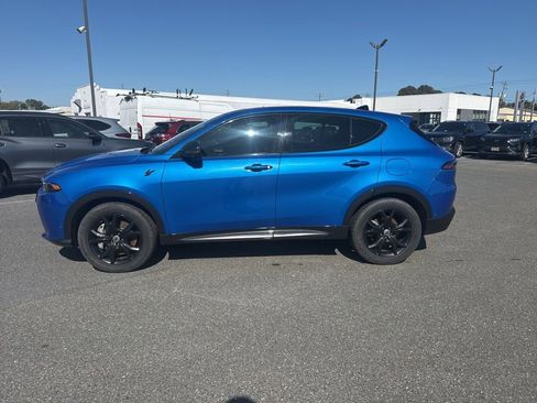 Used 2024 Dodge Hornet R/T Plus w/ Tech Pack Plus w/o Parking image 2