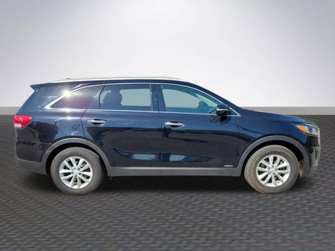 Used 2018 Kia Sorento AWD image 4