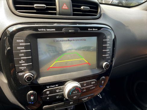 Used 2015 Kia Soul ! w/ Sun & Sound Package FWD image 13
