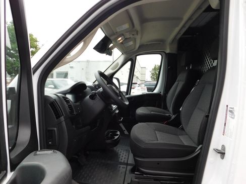 Used 2025 RAM ProMaster 2500 w/ U-Haul Equipment Group FWD image 12