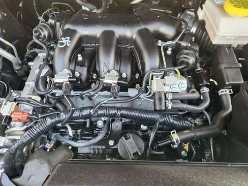 Used 2025 Nissan Pathfinder SV FWD image 28
