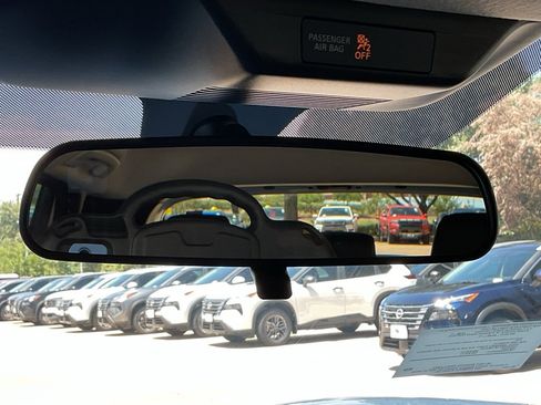 New 2025 Nissan Kicks SR image 28