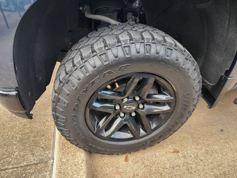 Used 2020 Chevrolet Silverado 1500 Custom Trail Boss w/ Custom Convenience Package AWD/4WD image 9
