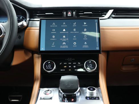 Used 2022 Jaguar F-PACE SVR AWD/4WD image 34