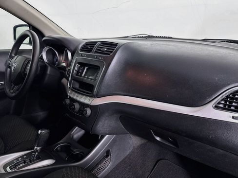 Used 2019 Dodge Journey SE w/ Blacktop Package FWD image 27