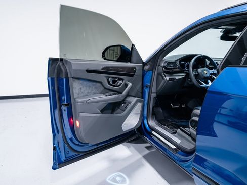 Used 2024 Lamborghini Urus S image 34