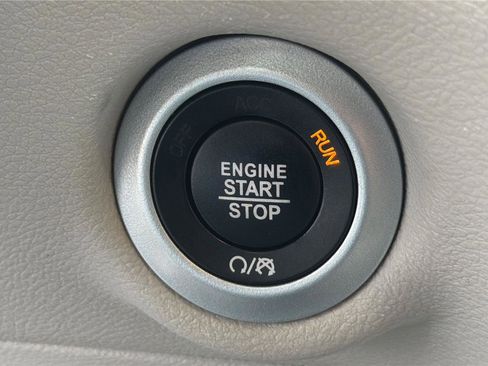 Used 2020 Chrysler Pacifica Touring-L Plus image 36