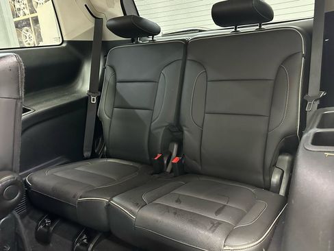 Used 2019 GMC Acadia Denali w/ Technology Package FWD image 13