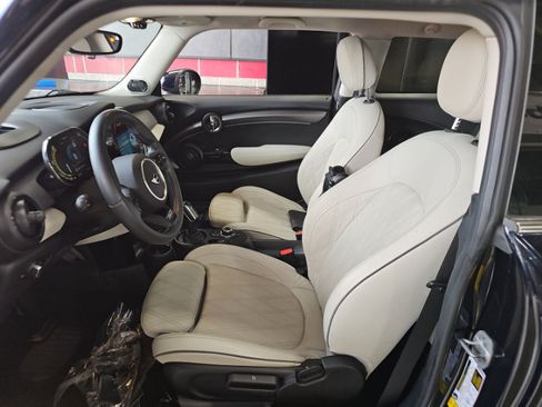 Used 2023 MINI Cooper SE FWD image 3